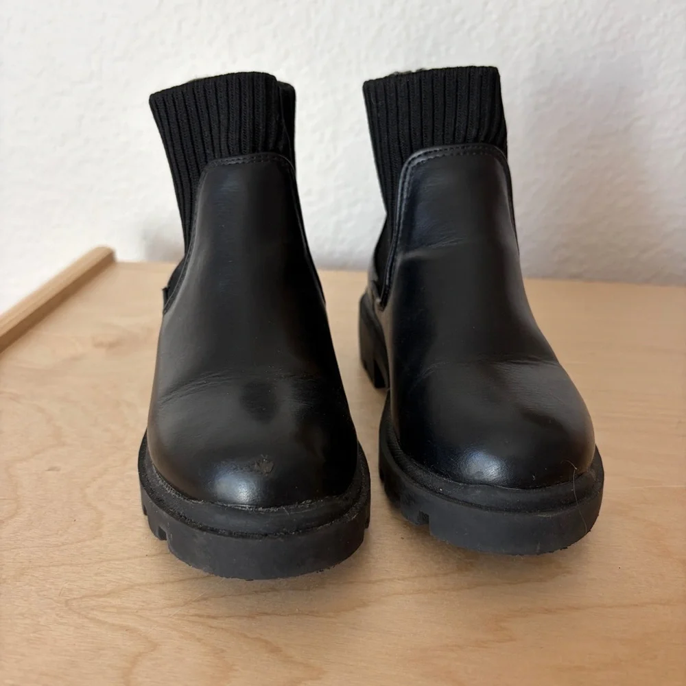 Steve Madden Black Faux Leather Chelsea Boots